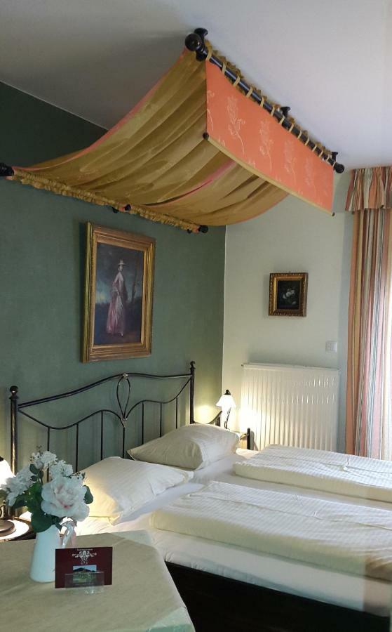 Single Room,1644449350:JPEG